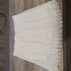🍄Maurices White Button down Fringe Skirt🍄